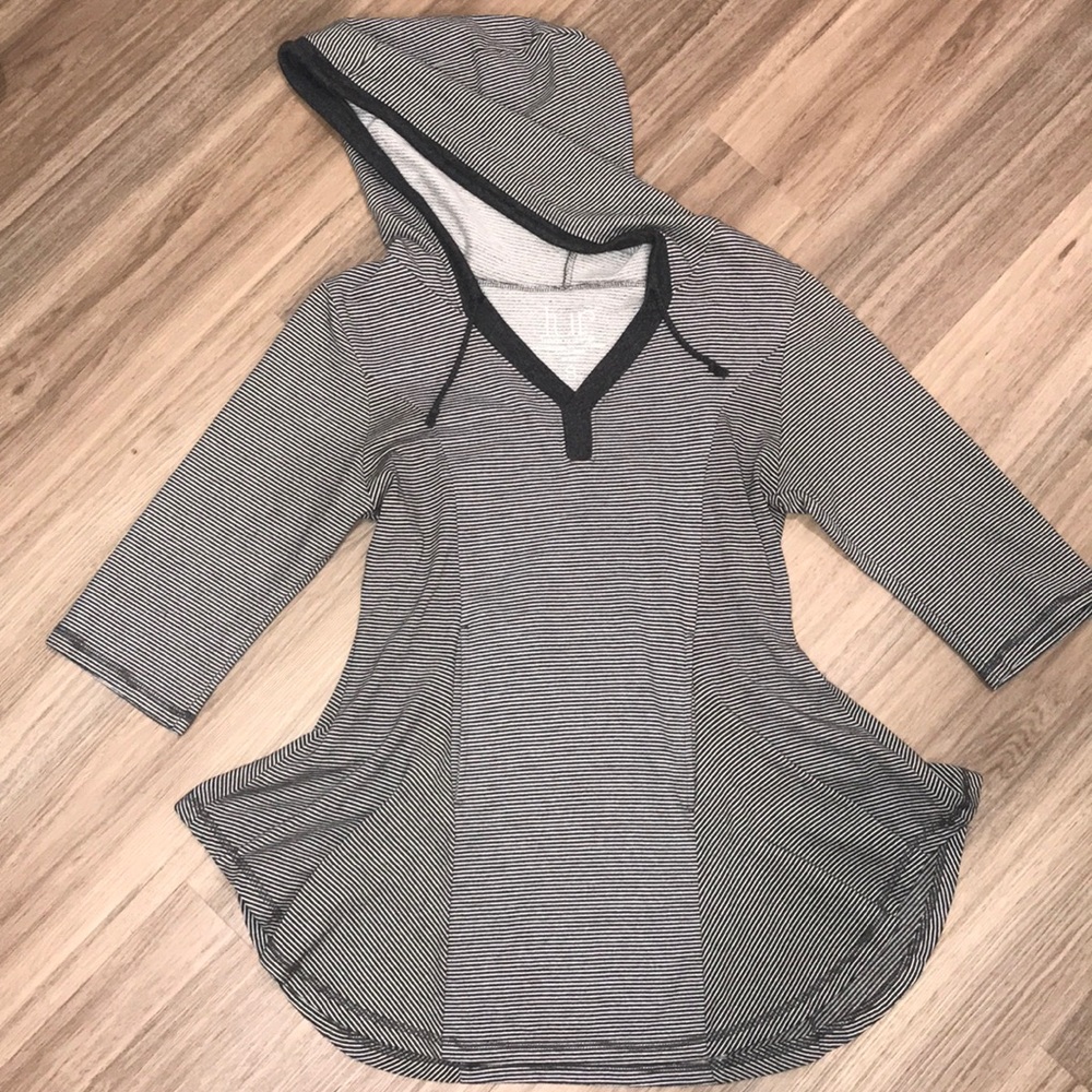 Sweatshirt - Picture 2 of 3